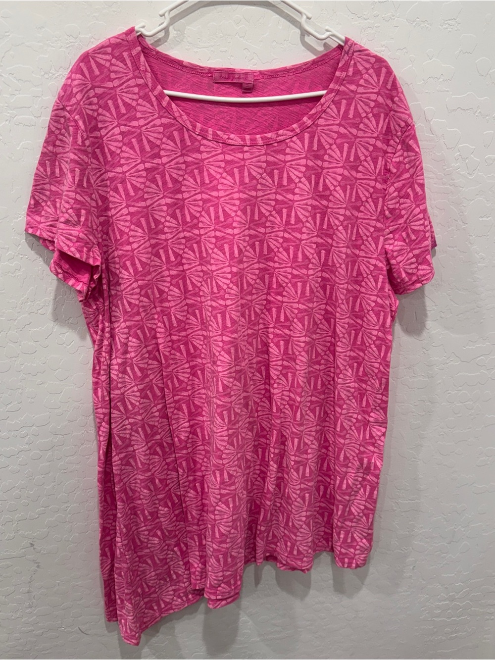 fresh produce Pink Geometric Short-Sleeve Shirt Womens 3X Asymmetrical Hem